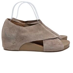 Gentle Souls Gainey Hidden Wedge Sandal Taupe Suede Women's Size 7.5 Medium